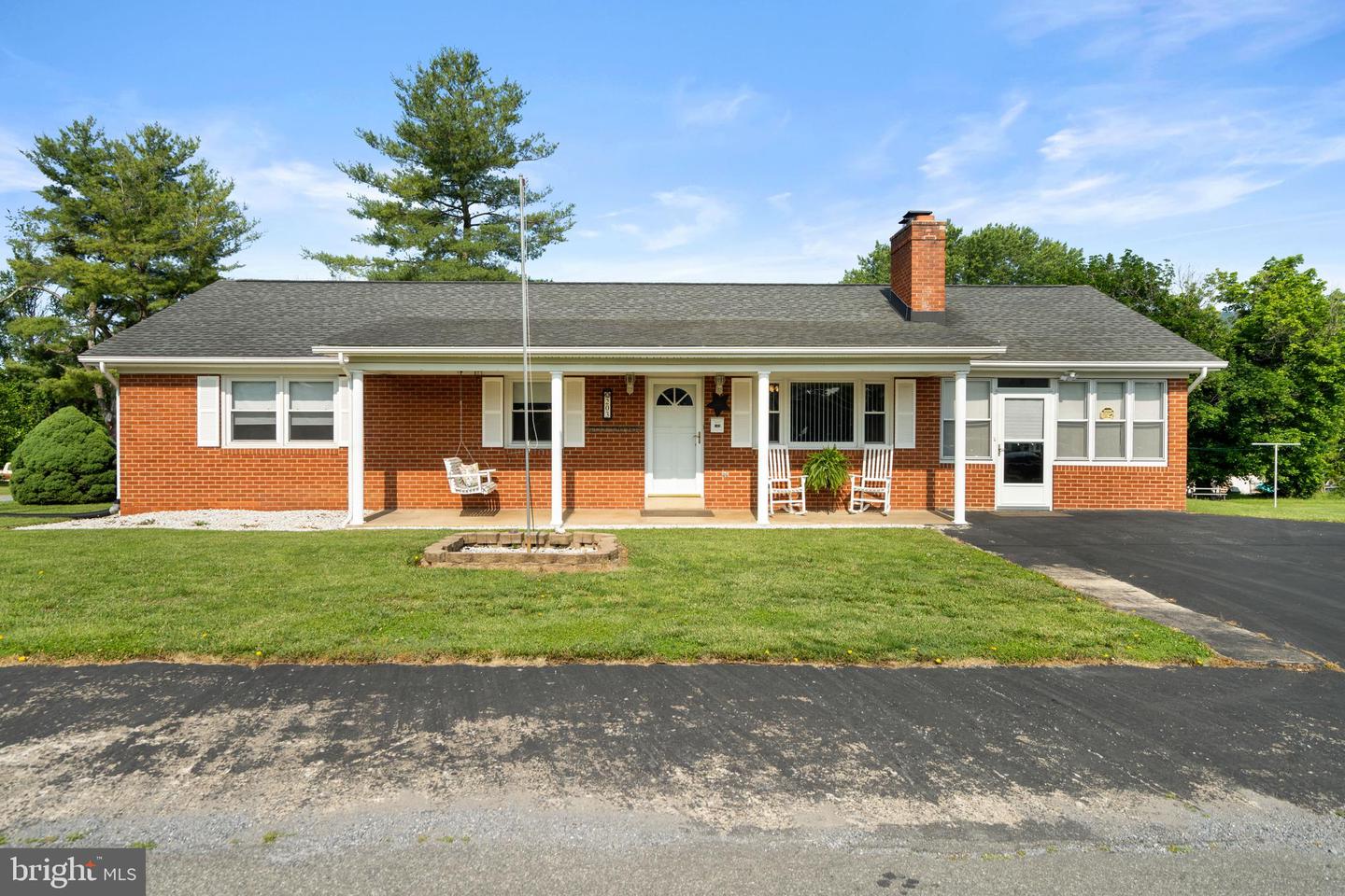203 SECOND ST, SHENANDOAH, Virginia 22849, 4 Bedrooms Bedrooms, ,1 BathroomBathrooms,Residential,For sale,203 SECOND ST,VAPA2004958 MLS # VAPA2004958