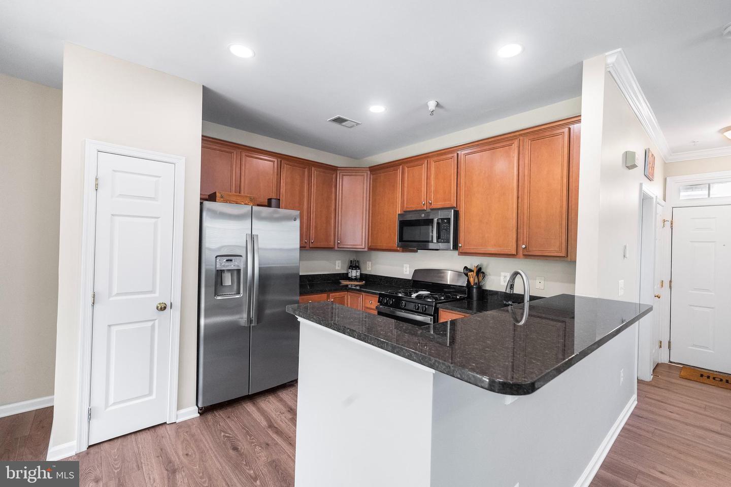 43825 HICKORY CORNER TER #104, ASHBURN, Virginia 20147, 2 Bedrooms Bedrooms, ,2 BathroomsBathrooms,Residential,For sale,43825 HICKORY CORNER TER #104,VALO2098032 MLS # VALO2098032