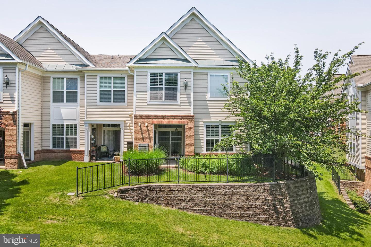 43825 HICKORY CORNER TER #104, ASHBURN, Virginia 20147, 2 Bedrooms Bedrooms, ,2 BathroomsBathrooms,Residential,For sale,43825 HICKORY CORNER TER #104,VALO2098032 MLS # VALO2098032
