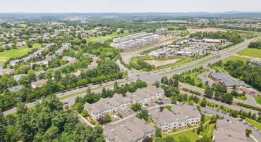 43825 HICKORY CORNER TER #104, ASHBURN, Virginia 20147, 2 Bedrooms Bedrooms, ,2 BathroomsBathrooms,Residential,For sale,43825 HICKORY CORNER TER #104,VALO2098032 MLS # VALO2098032
