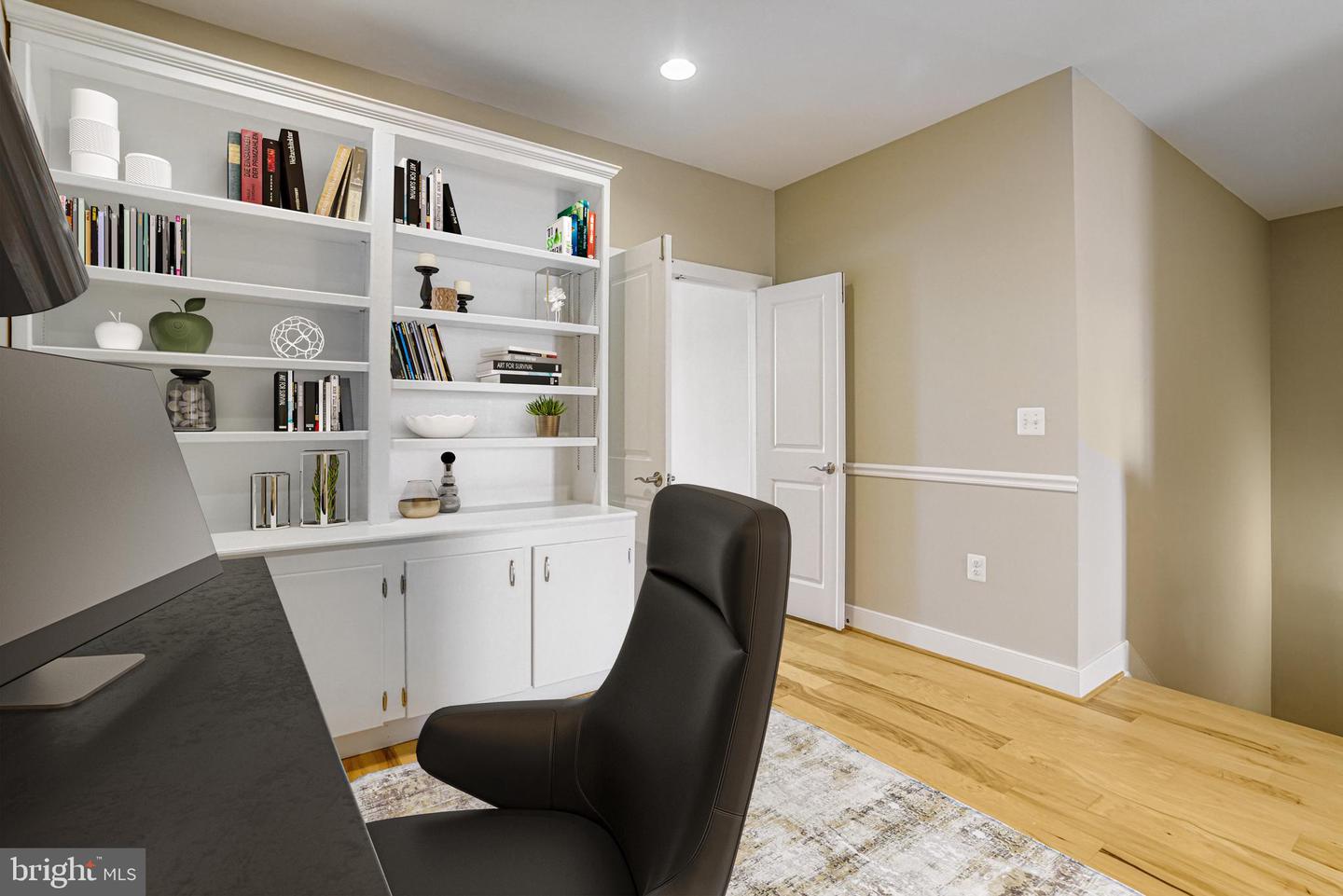 2110 POTOMAC AVE #102, ALEXANDRIA, Virginia 22301, 3 Bedrooms Bedrooms, ,2 BathroomsBathrooms,Residential,For sale,2110 POTOMAC AVE #102,VAAX2045784 MLS # VAAX2045784