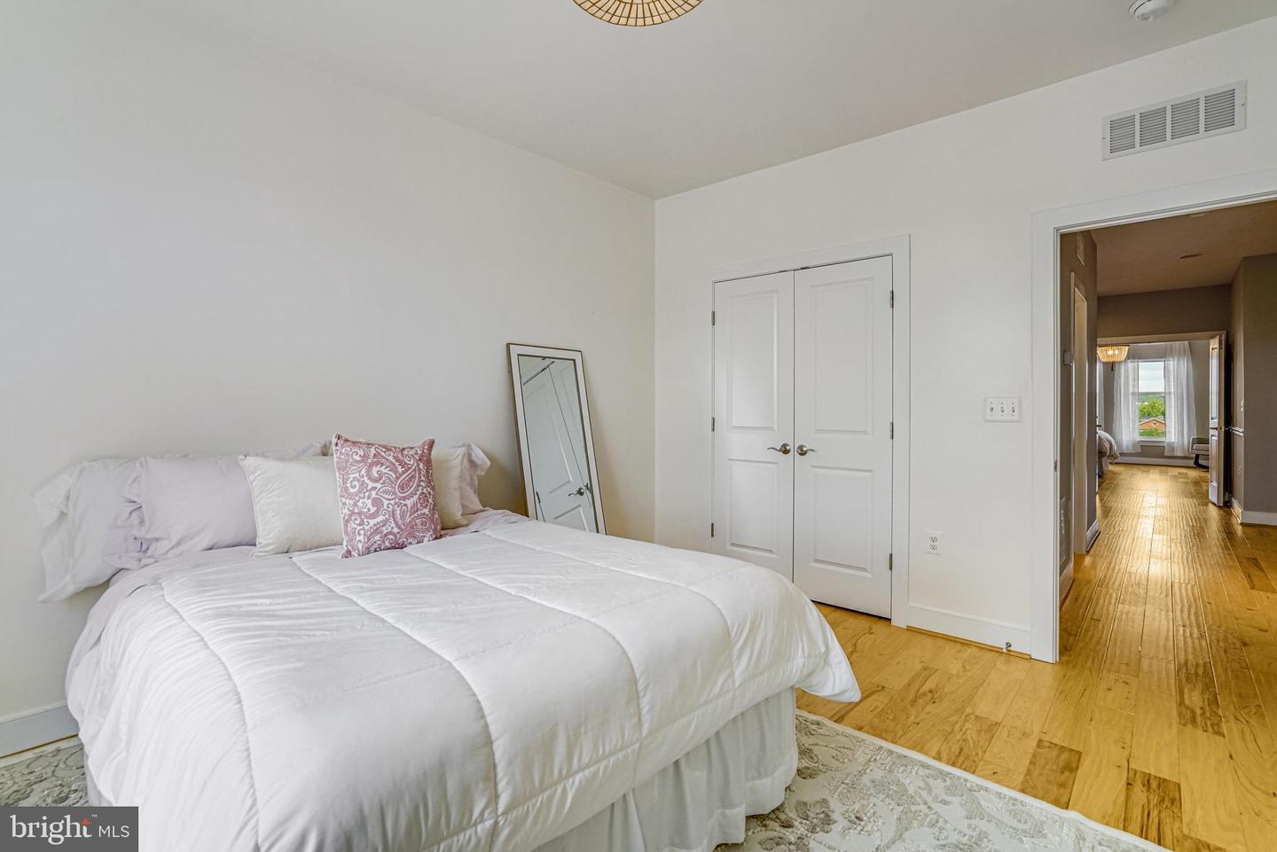 2110 POTOMAC AVE #102, ALEXANDRIA, Virginia 22301, 3 Bedrooms Bedrooms, ,2 BathroomsBathrooms,Residential,For sale,2110 POTOMAC AVE #102,VAAX2045784 MLS # VAAX2045784