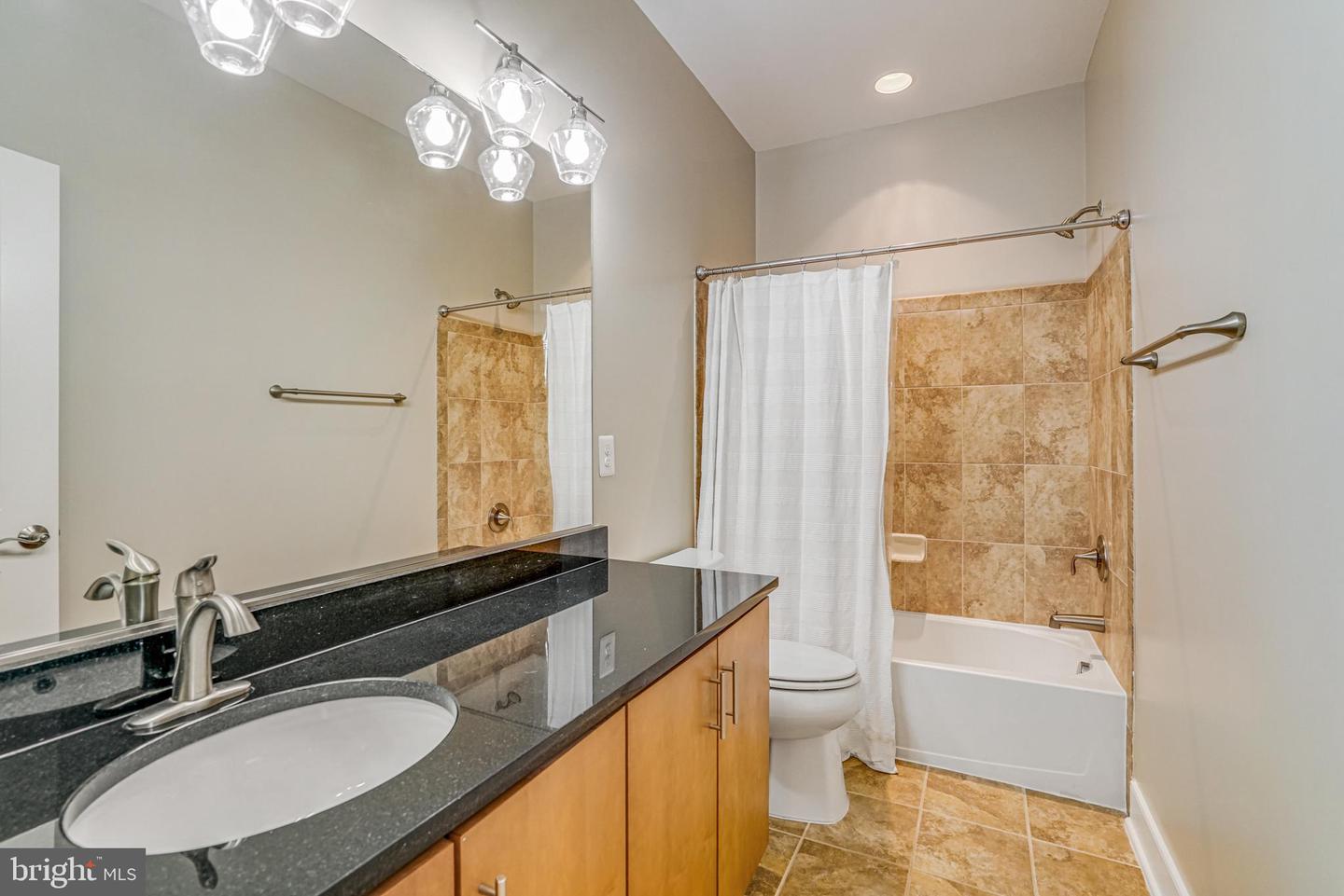 2110 POTOMAC AVE #102, ALEXANDRIA, Virginia 22301, 3 Bedrooms Bedrooms, ,2 BathroomsBathrooms,Residential,For sale,2110 POTOMAC AVE #102,VAAX2045784 MLS # VAAX2045784