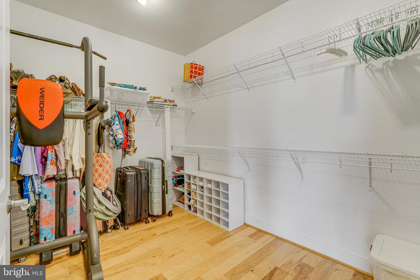2110 POTOMAC AVE #102, ALEXANDRIA, Virginia 22301, 3 Bedrooms Bedrooms, ,2 BathroomsBathrooms,Residential,For sale,2110 POTOMAC AVE #102,VAAX2045784 MLS # VAAX2045784