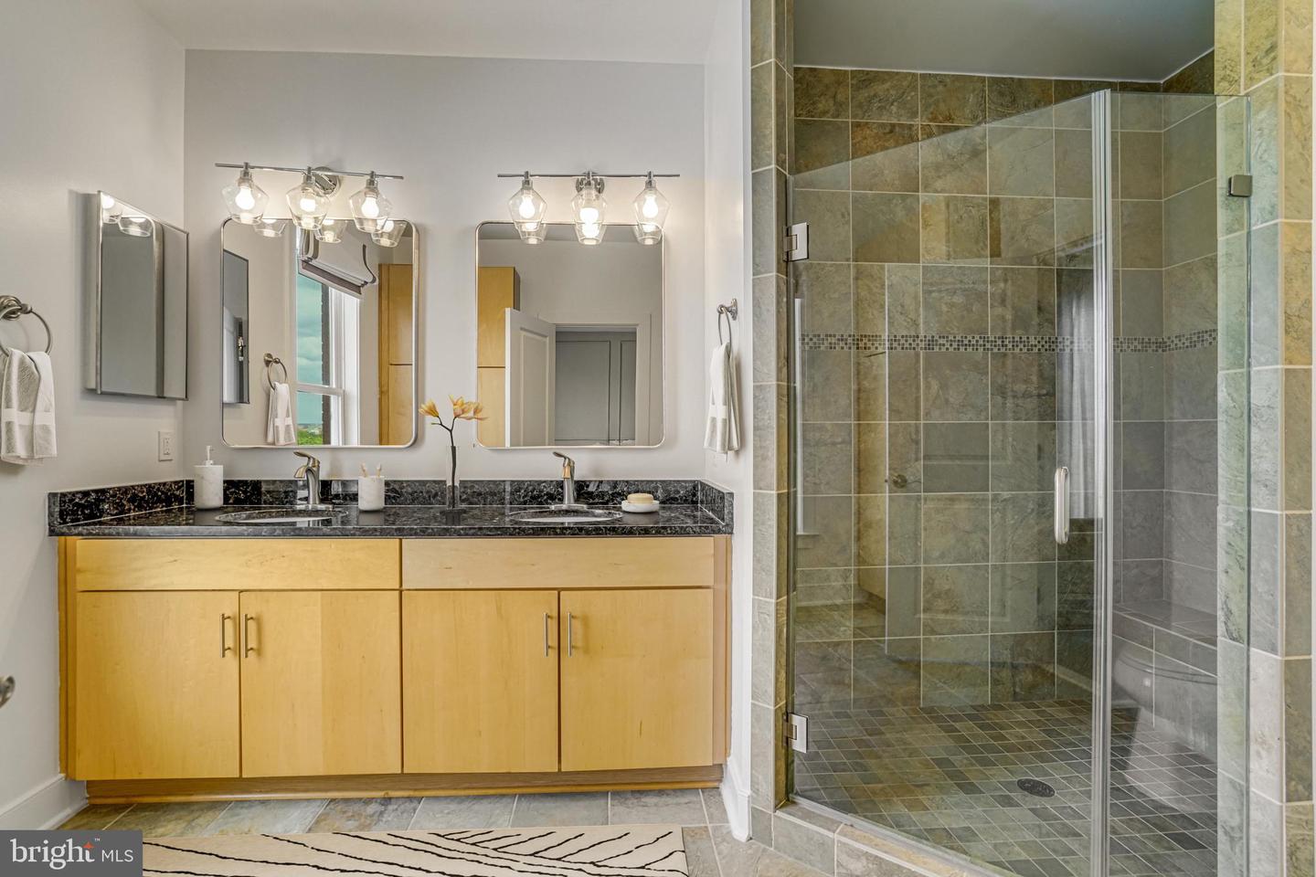 2110 POTOMAC AVE #102, ALEXANDRIA, Virginia 22301, 3 Bedrooms Bedrooms, ,2 BathroomsBathrooms,Residential,For sale,2110 POTOMAC AVE #102,VAAX2045784 MLS # VAAX2045784