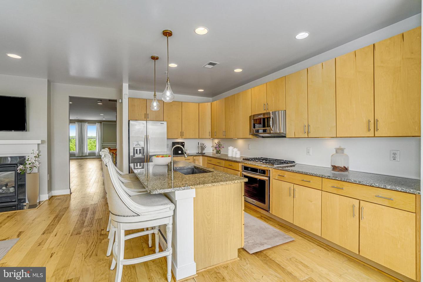 2110 POTOMAC AVE #102, ALEXANDRIA, Virginia 22301, 3 Bedrooms Bedrooms, ,2 BathroomsBathrooms,Residential,For sale,2110 POTOMAC AVE #102,VAAX2045784 MLS # VAAX2045784