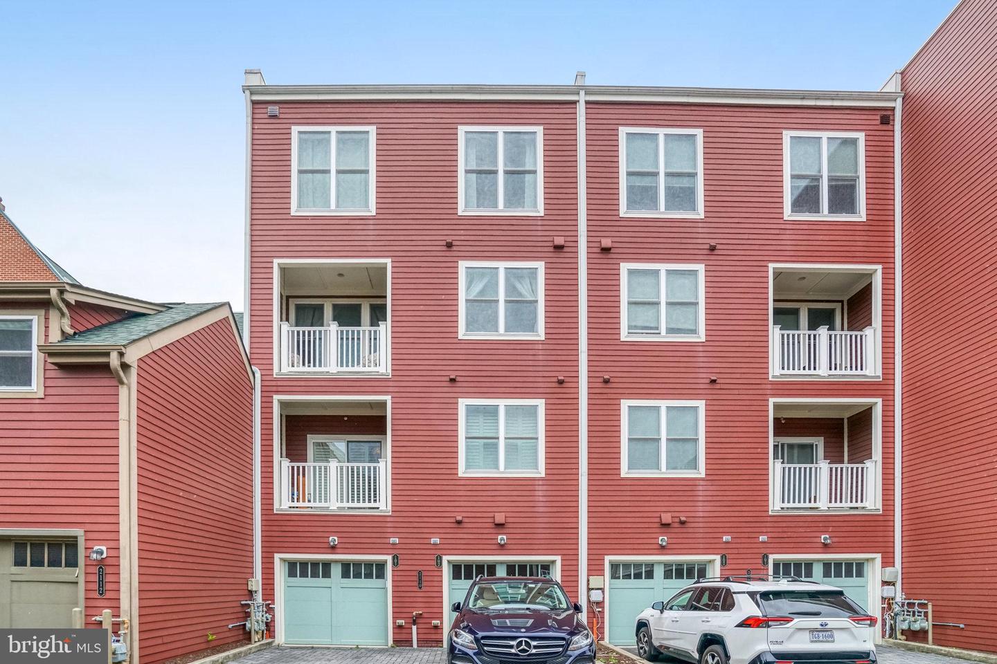 2110 POTOMAC AVE #102, ALEXANDRIA, Virginia 22301, 3 Bedrooms Bedrooms, ,2 BathroomsBathrooms,Residential,For sale,2110 POTOMAC AVE #102,VAAX2045784 MLS # VAAX2045784