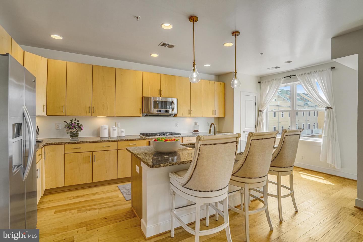 2110 POTOMAC AVE #102, ALEXANDRIA, Virginia 22301, 3 Bedrooms Bedrooms, ,2 BathroomsBathrooms,Residential,For sale,2110 POTOMAC AVE #102,VAAX2045784 MLS # VAAX2045784
