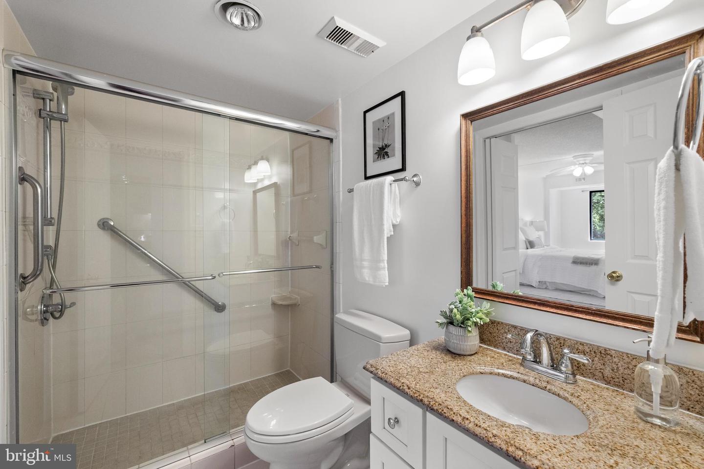 3800 POWELL LN #629, FALLS CHURCH, Virginia 22041, 1 Bedroom Bedrooms, ,1 BathroomBathrooms,Residential,For sale,3800 POWELL LN #629,VAFX2243666 MLS # VAFX2243666