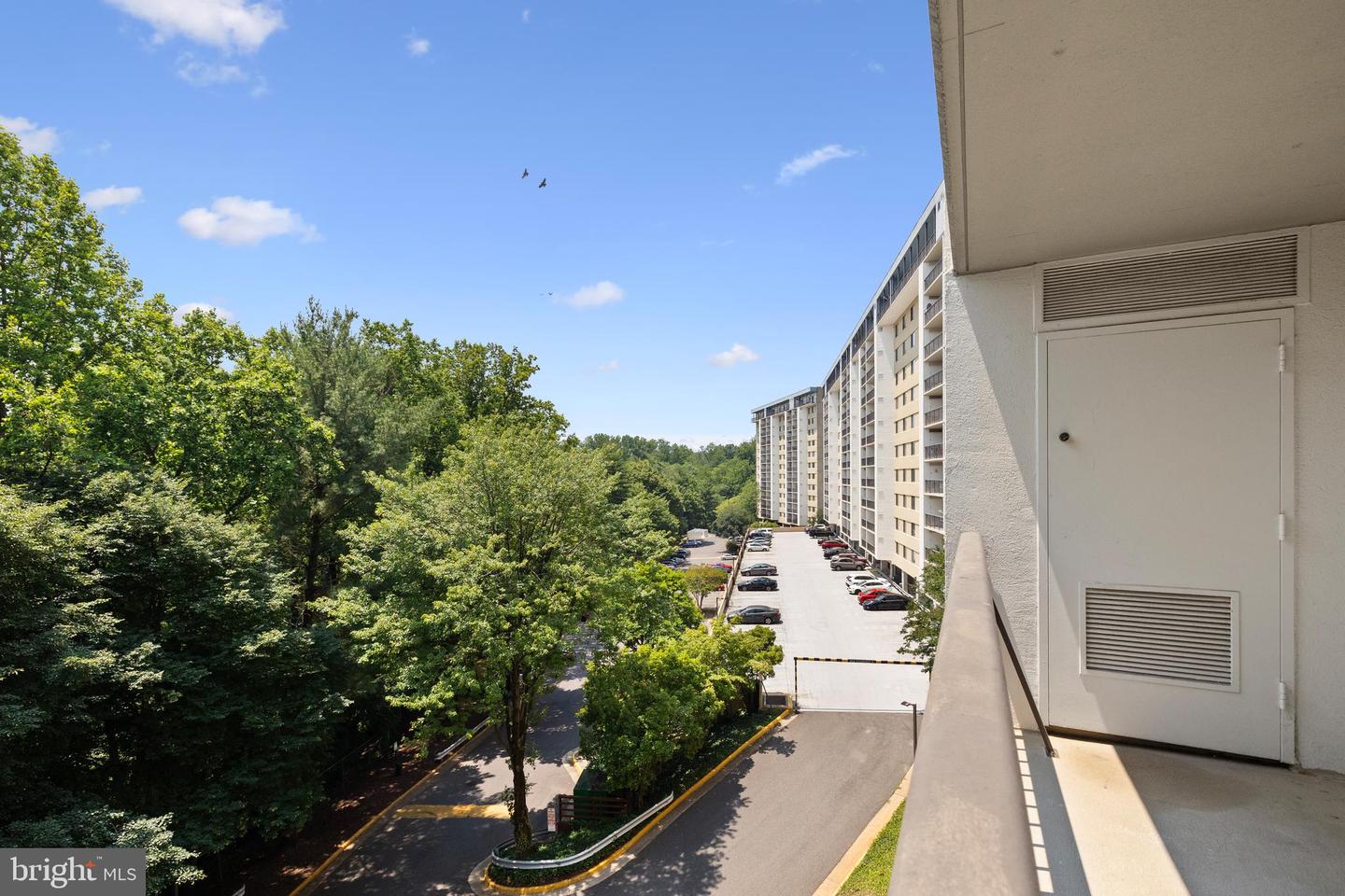 3800 POWELL LN #629, FALLS CHURCH, Virginia 22041, 1 Bedroom Bedrooms, ,1 BathroomBathrooms,Residential,For sale,3800 POWELL LN #629,VAFX2243666 MLS # VAFX2243666
