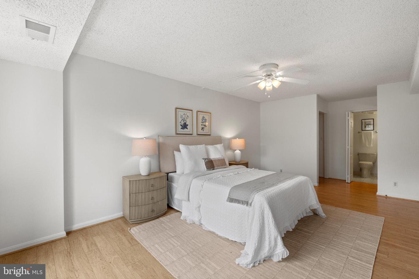 3800 POWELL LN #629, FALLS CHURCH, Virginia 22041, 1 Bedroom Bedrooms, ,1 BathroomBathrooms,Residential,For sale,3800 POWELL LN #629,VAFX2243666 MLS # VAFX2243666
