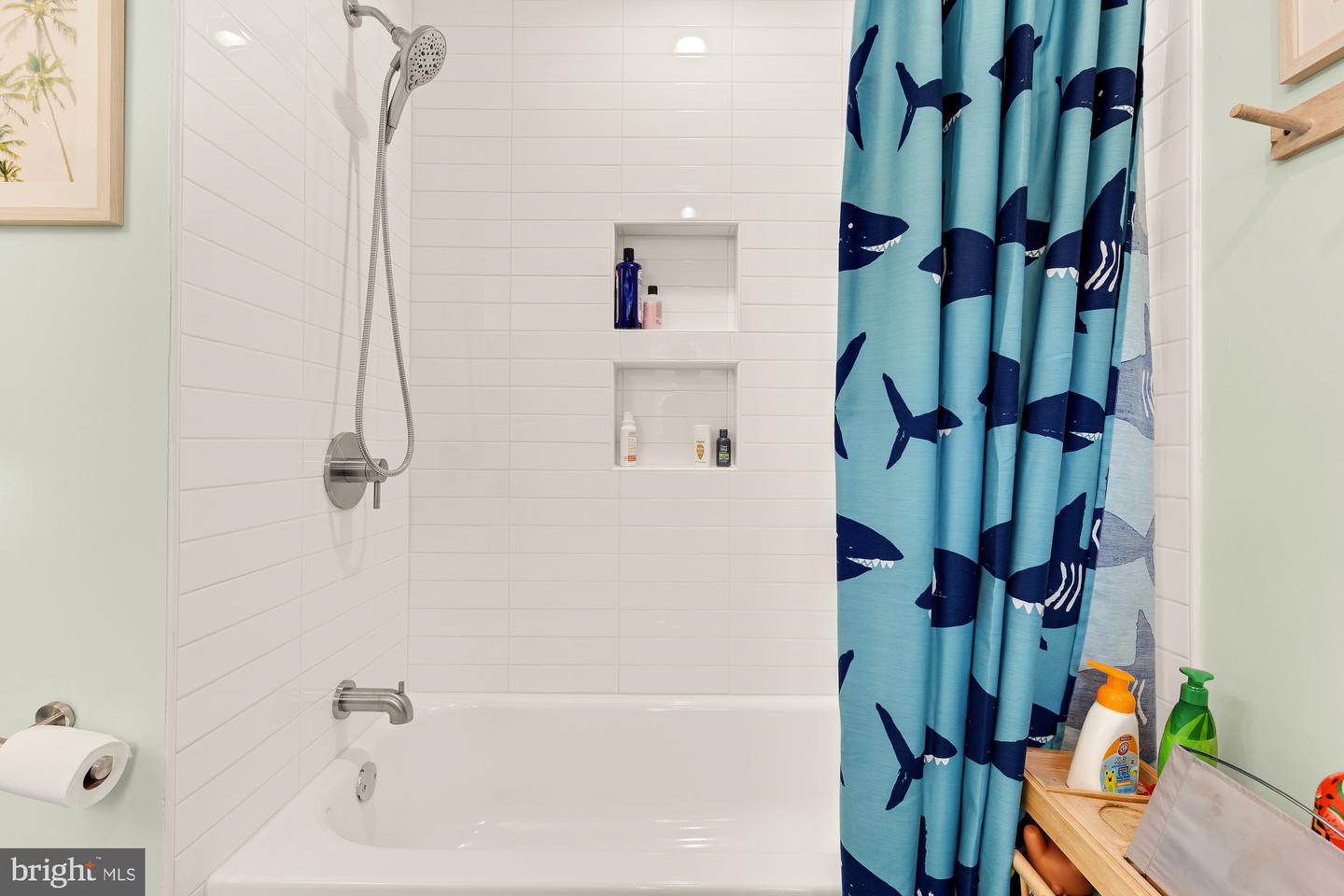 6109 HOUSTON CT, ALEXANDRIA, Virginia 22310, 5 Bedrooms Bedrooms, ,3 BathroomsBathrooms,Residential,For sale,6109 HOUSTON CT,VAFX2243712 MLS # VAFX2243712
