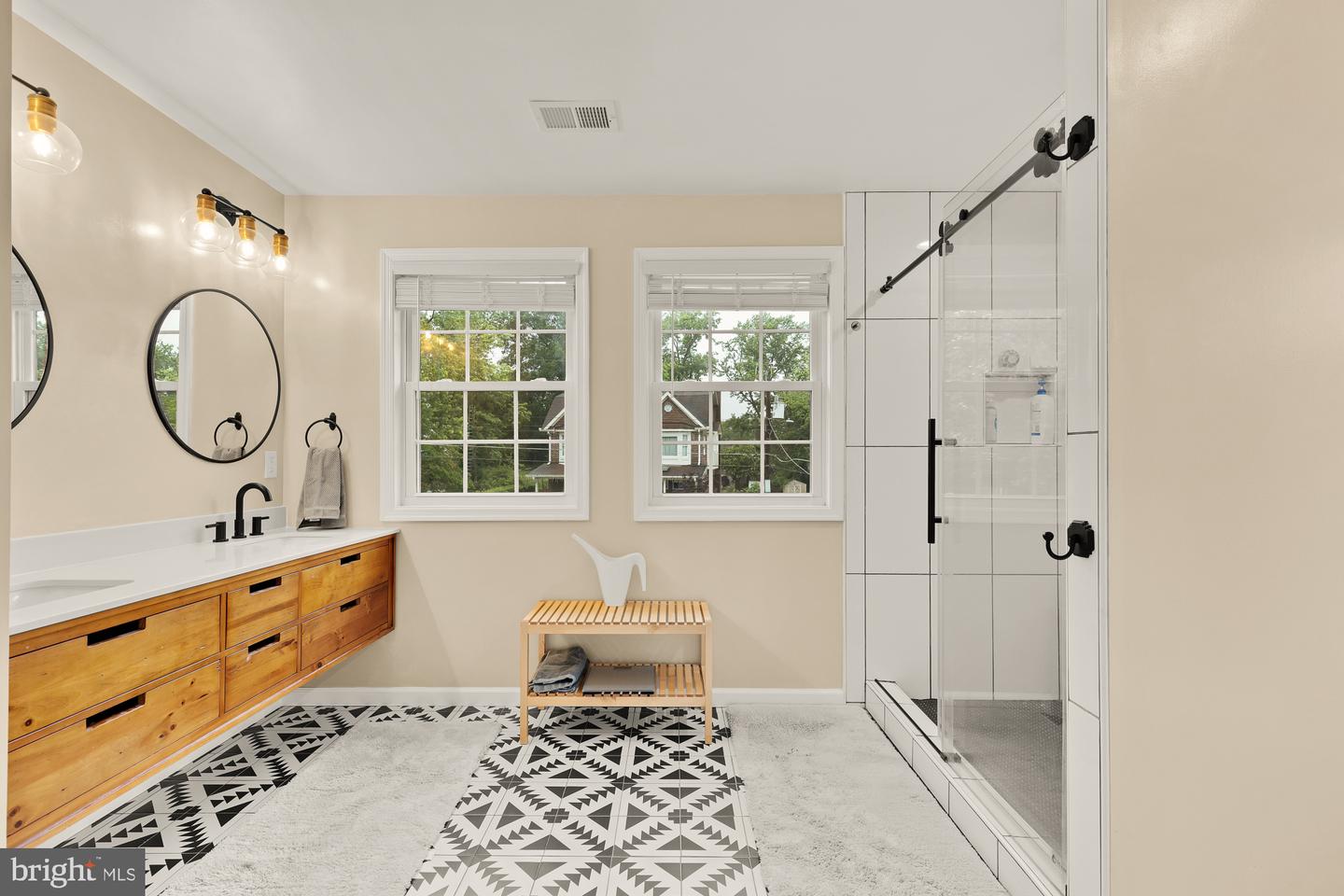 6109 HOUSTON CT, ALEXANDRIA, Virginia 22310, 5 Bedrooms Bedrooms, ,3 BathroomsBathrooms,Residential,For sale,6109 HOUSTON CT,VAFX2243712 MLS # VAFX2243712