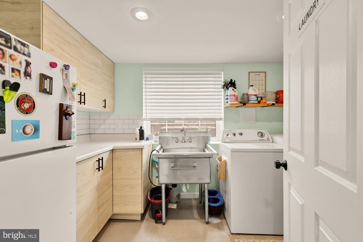 6109 HOUSTON CT, ALEXANDRIA, Virginia 22310, 5 Bedrooms Bedrooms, ,3 BathroomsBathrooms,Residential,For sale,6109 HOUSTON CT,VAFX2243712 MLS # VAFX2243712