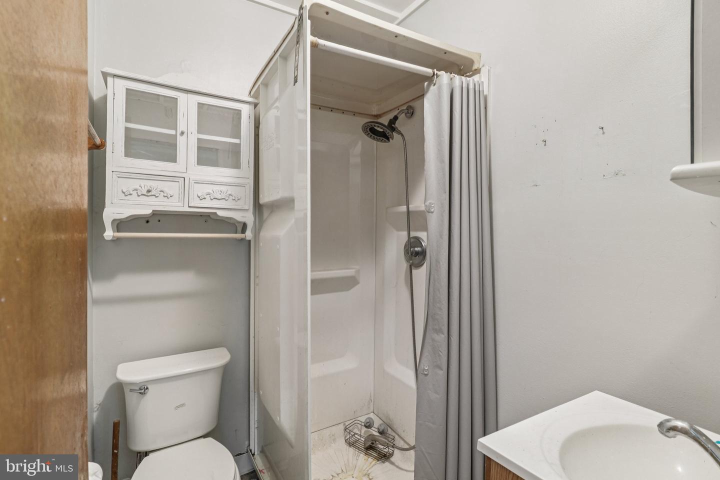 8444 WOODLAWN ST, ALEXANDRIA, Virginia 22309, 3 Bedrooms Bedrooms, ,2 BathroomsBathrooms,Residential,For sale,8444 WOODLAWN ST,VAFX2243720 MLS # VAFX2243720