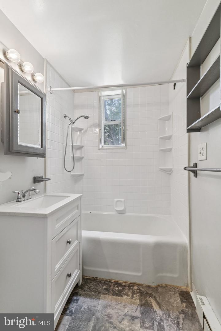 8444 WOODLAWN ST, ALEXANDRIA, Virginia 22309, 3 Bedrooms Bedrooms, ,2 BathroomsBathrooms,Residential,For sale,8444 WOODLAWN ST,VAFX2243720 MLS # VAFX2243720