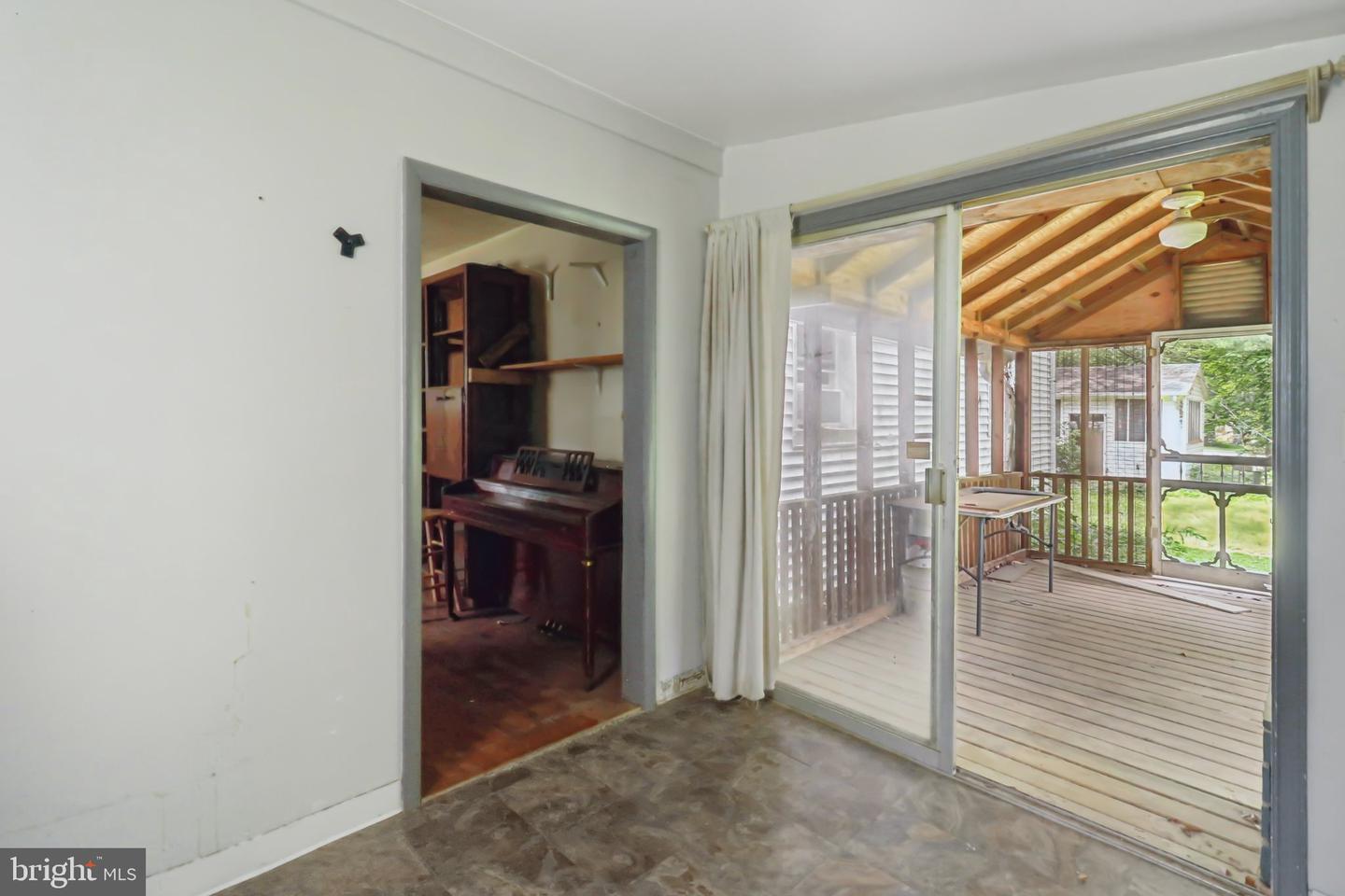 8444 WOODLAWN ST, ALEXANDRIA, Virginia 22309, 3 Bedrooms Bedrooms, ,2 BathroomsBathrooms,Residential,For sale,8444 WOODLAWN ST,VAFX2243720 MLS # VAFX2243720