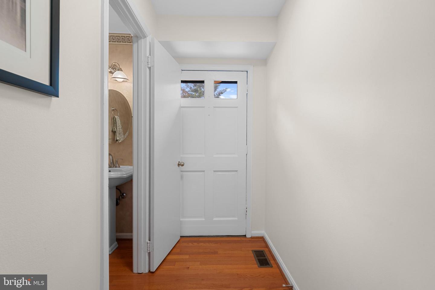 2434 WINDBREAK DR, ALEXANDRIA, Virginia 22306, 3 Bedrooms Bedrooms, ,2 BathroomsBathrooms,Residential,For sale,2434 WINDBREAK DR,VAFX2243724 MLS # VAFX2243724