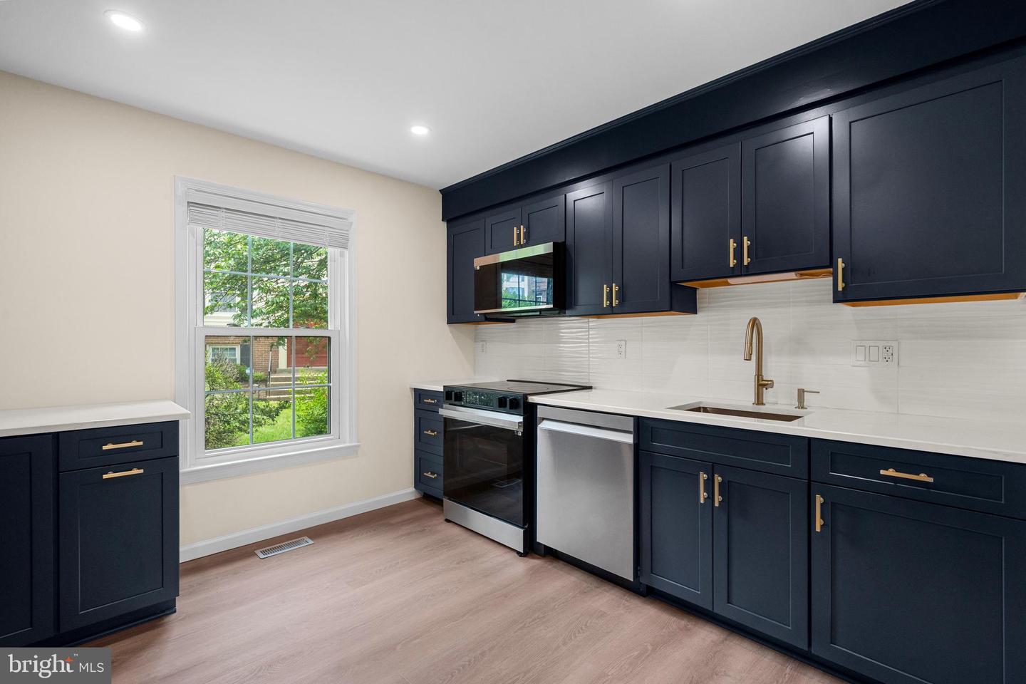 2434 WINDBREAK DR, ALEXANDRIA, Virginia 22306, 3 Bedrooms Bedrooms, ,2 BathroomsBathrooms,Residential,For sale,2434 WINDBREAK DR,VAFX2243724 MLS # VAFX2243724