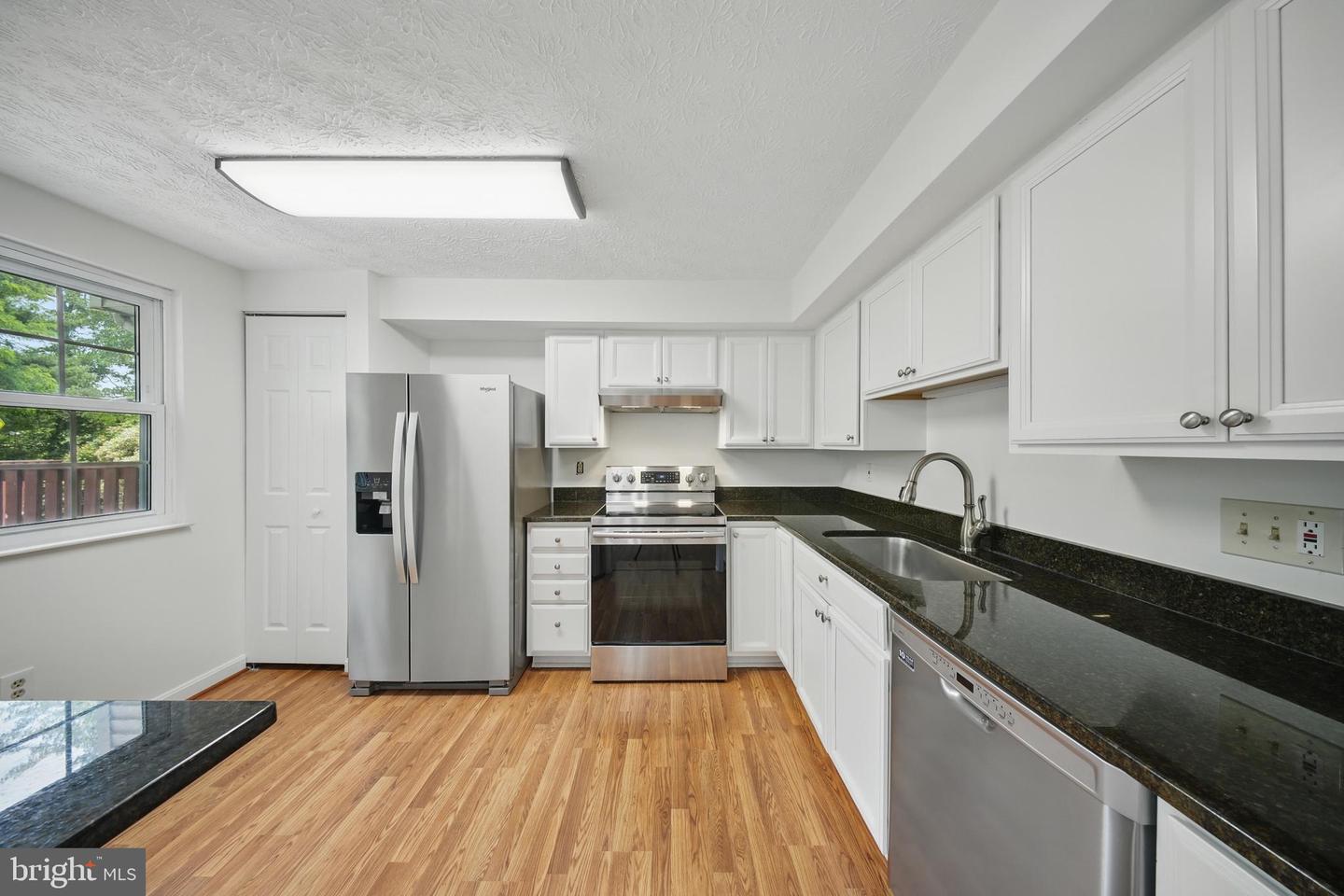 10401 GRAYSTONE CT, OAKTON, Virginia 22124, 3 Bedrooms Bedrooms, ,2 BathroomsBathrooms,Residential,For sale,10401 GRAYSTONE CT,VAFX2243726 MLS # VAFX2243726
