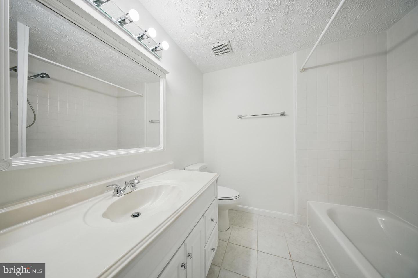 10401 GRAYSTONE CT, OAKTON, Virginia 22124, 3 Bedrooms Bedrooms, ,2 BathroomsBathrooms,Residential,For sale,10401 GRAYSTONE CT,VAFX2243726 MLS # VAFX2243726