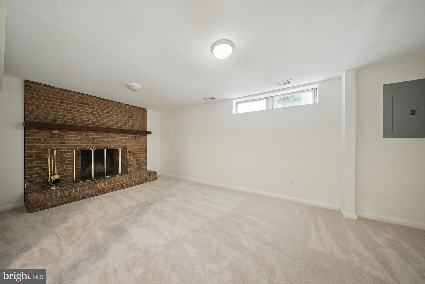 10401 GRAYSTONE CT, OAKTON, Virginia 22124, 3 Bedrooms Bedrooms, ,2 BathroomsBathrooms,Residential,For sale,10401 GRAYSTONE CT,VAFX2243726 MLS # VAFX2243726