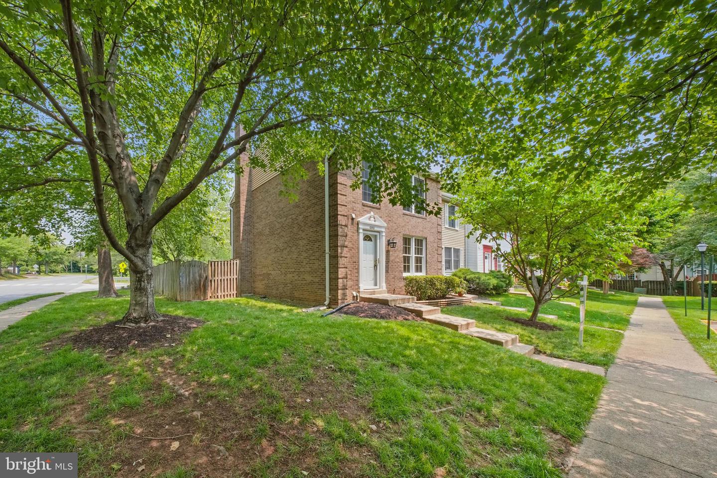 10401 GRAYSTONE CT, OAKTON, Virginia 22124, 3 Bedrooms Bedrooms, ,2 BathroomsBathrooms,Residential,For sale,10401 GRAYSTONE CT,VAFX2243726 MLS # VAFX2243726