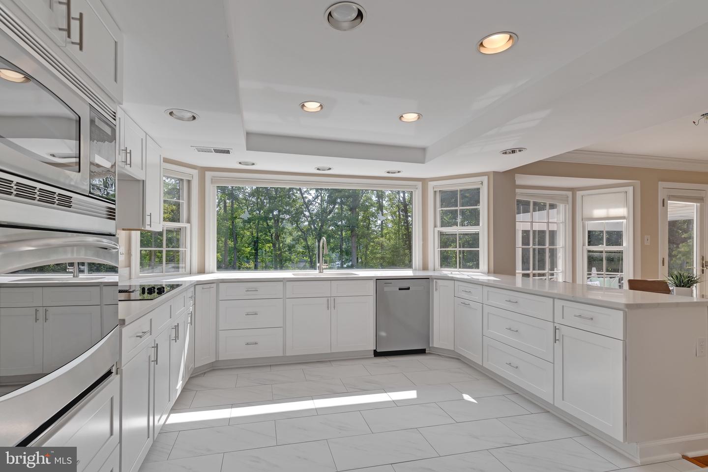 8414 LAKE CREST TER, FAIRFAX STATION, Virginia 22039, 5 Bedrooms Bedrooms, ,4 BathroomsBathrooms,Residential,For sale,8414 LAKE CREST TER,VAFX2218342 MLS # VAFX2218342