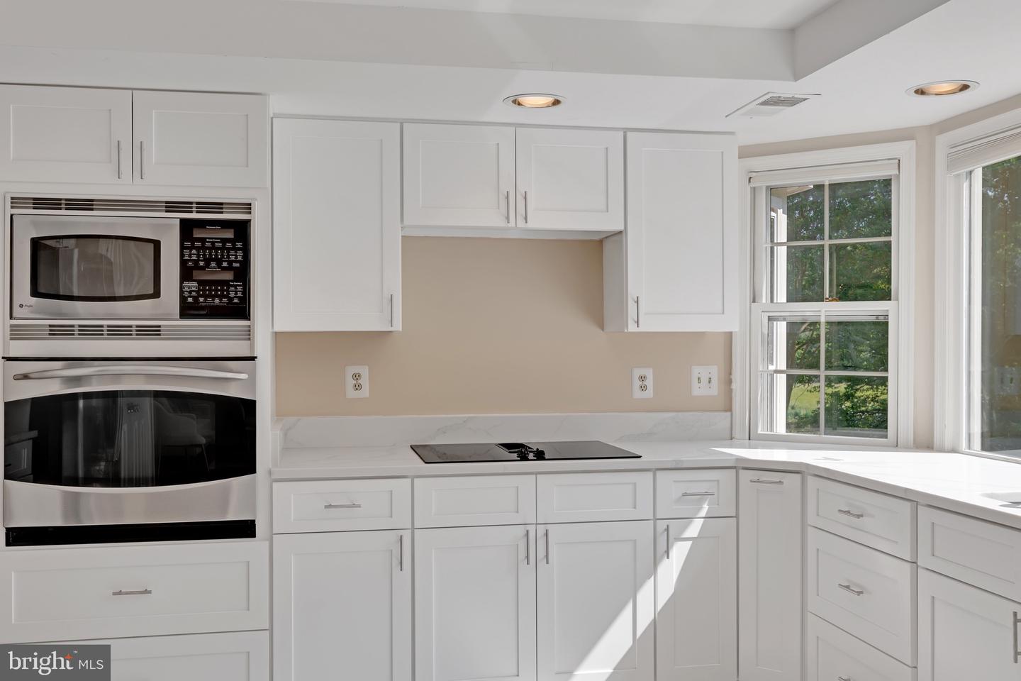 8414 LAKE CREST TER, FAIRFAX STATION, Virginia 22039, 5 Bedrooms Bedrooms, ,4 BathroomsBathrooms,Residential,For sale,8414 LAKE CREST TER,VAFX2218342 MLS # VAFX2218342