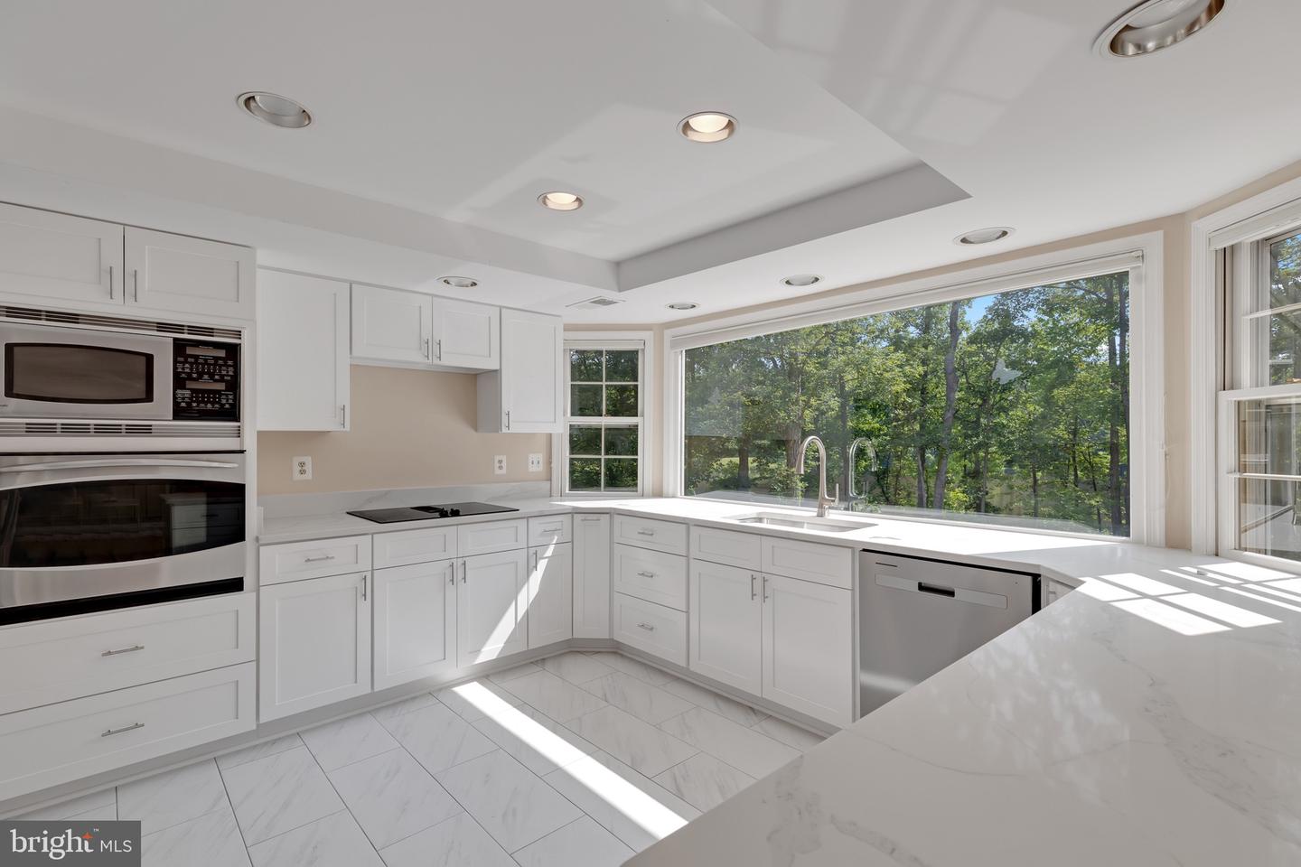 8414 LAKE CREST TER, FAIRFAX STATION, Virginia 22039, 5 Bedrooms Bedrooms, ,4 BathroomsBathrooms,Residential,For sale,8414 LAKE CREST TER,VAFX2218342 MLS # VAFX2218342