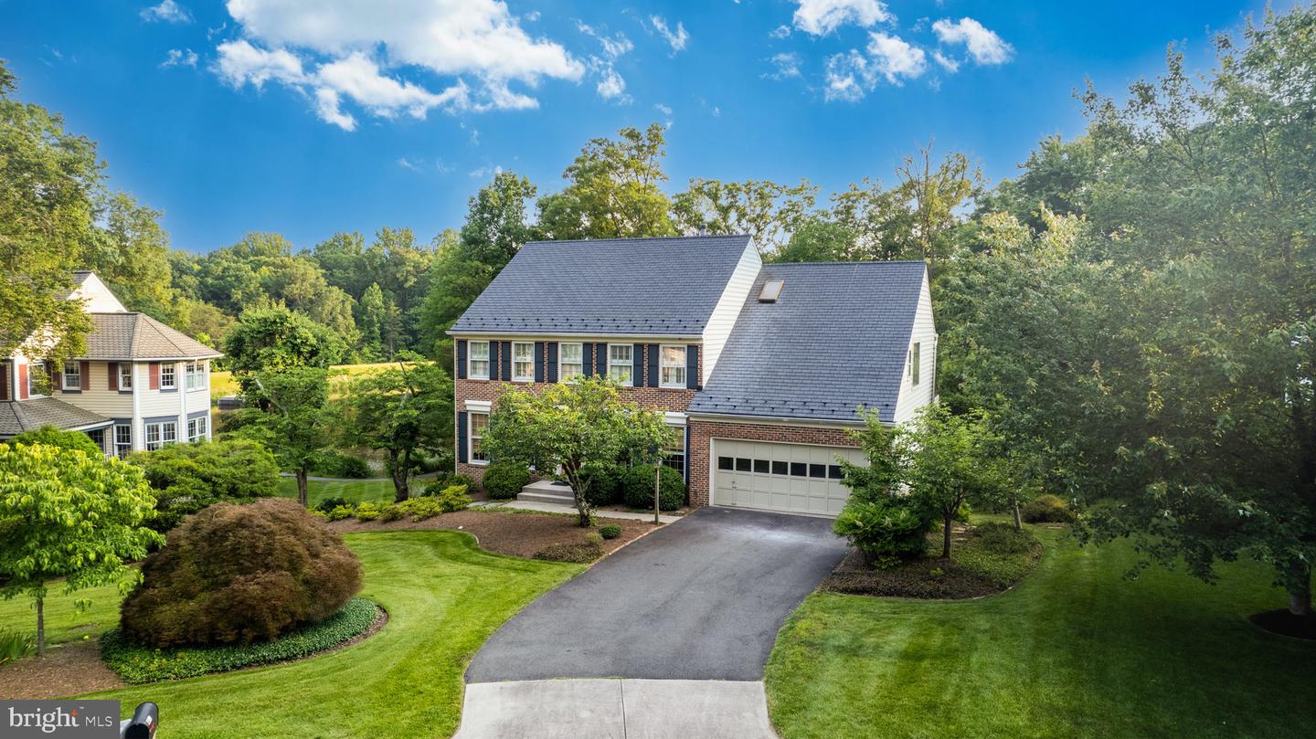 8414 LAKE CREST TER, FAIRFAX STATION, Virginia 22039, 5 Bedrooms Bedrooms, ,4 BathroomsBathrooms,Residential,For sale,8414 LAKE CREST TER,VAFX2218342 MLS # VAFX2218342