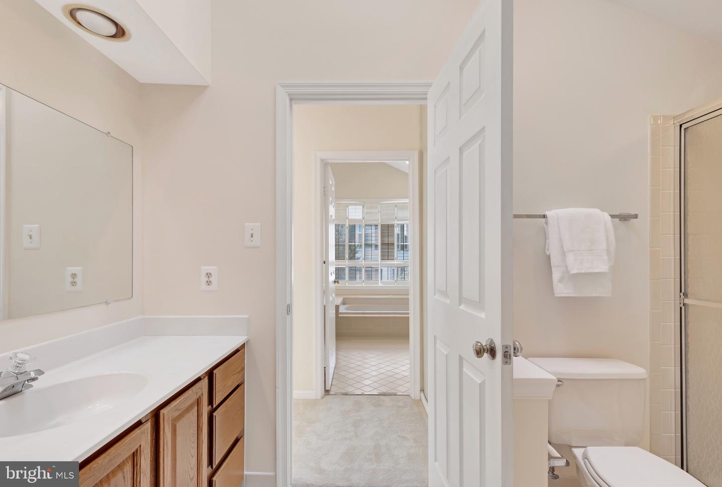 8414 LAKE CREST TER, FAIRFAX STATION, Virginia 22039, 5 Bedrooms Bedrooms, ,4 BathroomsBathrooms,Residential,For sale,8414 LAKE CREST TER,VAFX2218342 MLS # VAFX2218342
