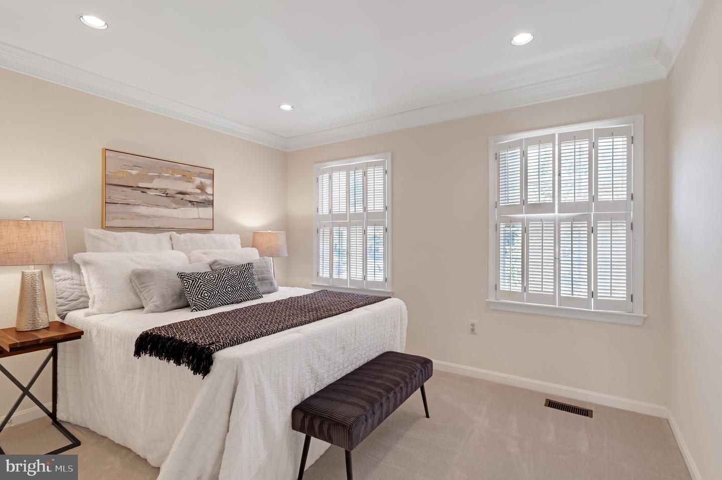 8414 LAKE CREST TER, FAIRFAX STATION, Virginia 22039, 5 Bedrooms Bedrooms, ,4 BathroomsBathrooms,Residential,For sale,8414 LAKE CREST TER,VAFX2218342 MLS # VAFX2218342