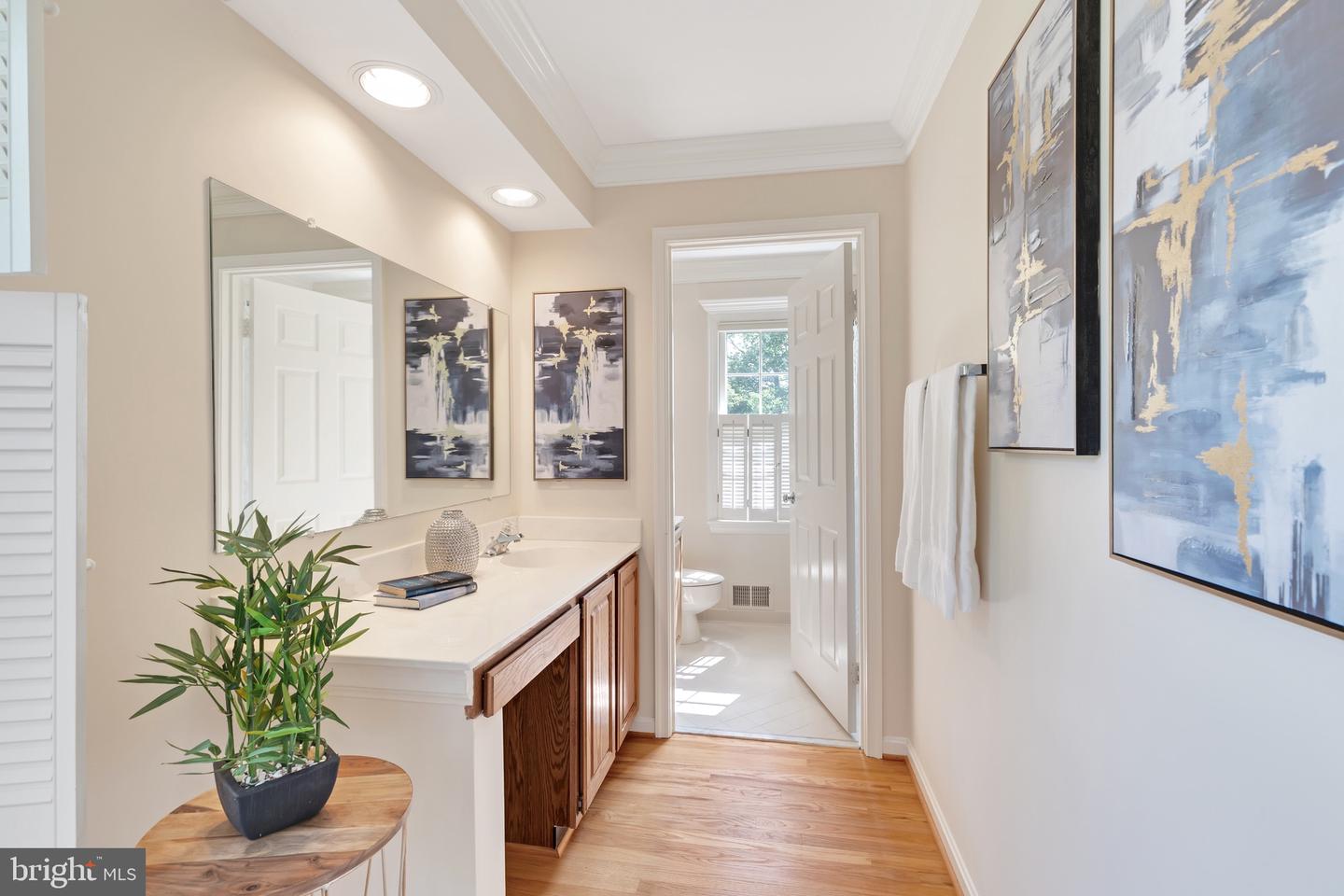 8414 LAKE CREST TER, FAIRFAX STATION, Virginia 22039, 5 Bedrooms Bedrooms, ,4 BathroomsBathrooms,Residential,For sale,8414 LAKE CREST TER,VAFX2218342 MLS # VAFX2218342