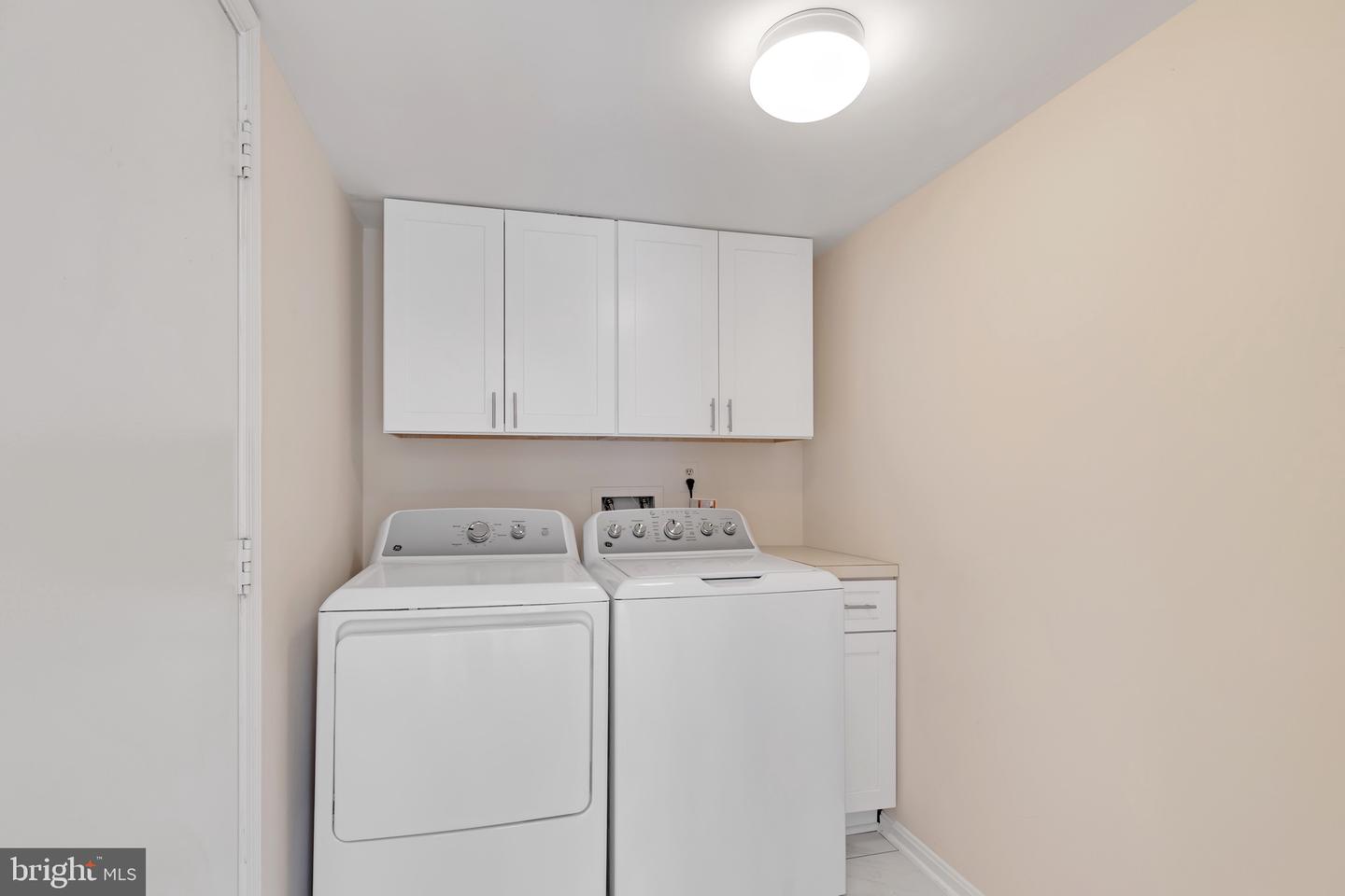 8414 LAKE CREST TER, FAIRFAX STATION, Virginia 22039, 5 Bedrooms Bedrooms, ,4 BathroomsBathrooms,Residential,For sale,8414 LAKE CREST TER,VAFX2218342 MLS # VAFX2218342