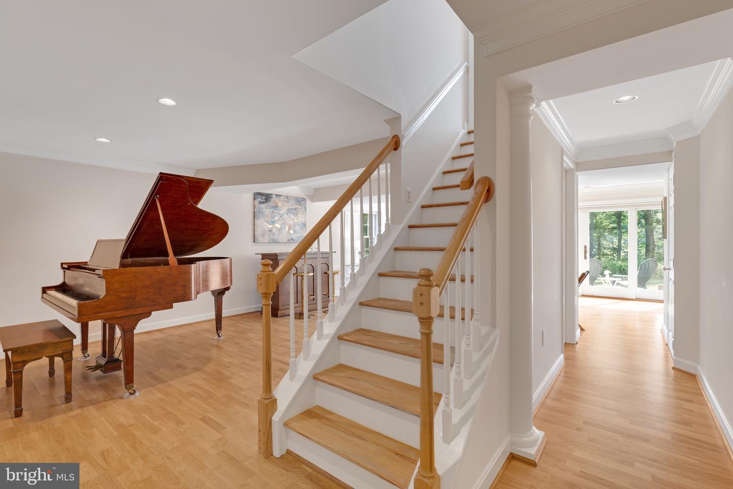 8414 LAKE CREST TER, FAIRFAX STATION, Virginia 22039, 5 Bedrooms Bedrooms, ,4 BathroomsBathrooms,Residential,For sale,8414 LAKE CREST TER,VAFX2218342 MLS # VAFX2218342