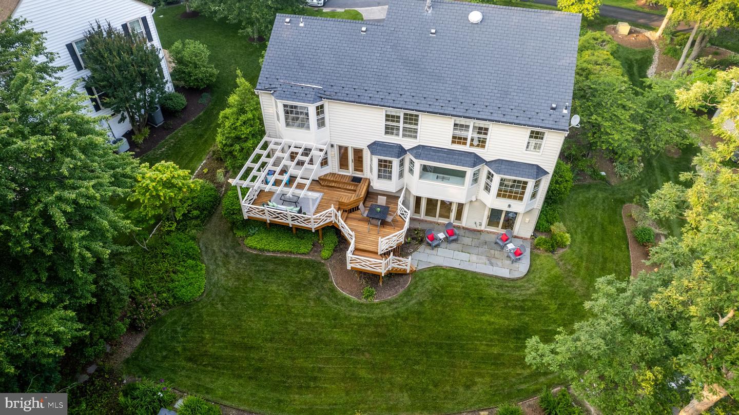 8414 LAKE CREST TER, FAIRFAX STATION, Virginia 22039, 5 Bedrooms Bedrooms, ,4 BathroomsBathrooms,Residential,For sale,8414 LAKE CREST TER,VAFX2218342 MLS # VAFX2218342