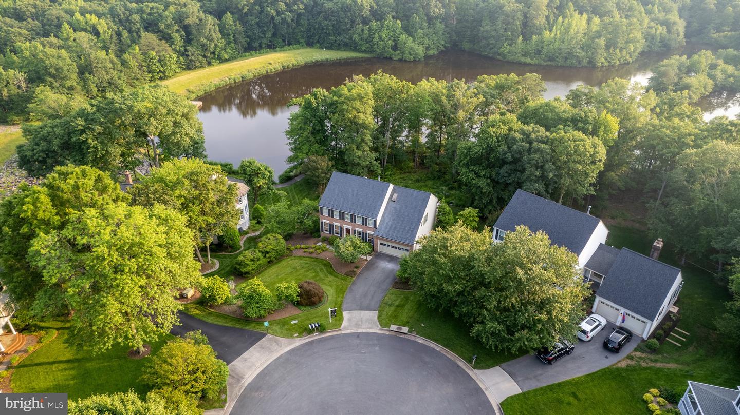 8414 LAKE CREST TER, FAIRFAX STATION, Virginia 22039, 5 Bedrooms Bedrooms, ,4 BathroomsBathrooms,Residential,For sale,8414 LAKE CREST TER,VAFX2218342 MLS # VAFX2218342