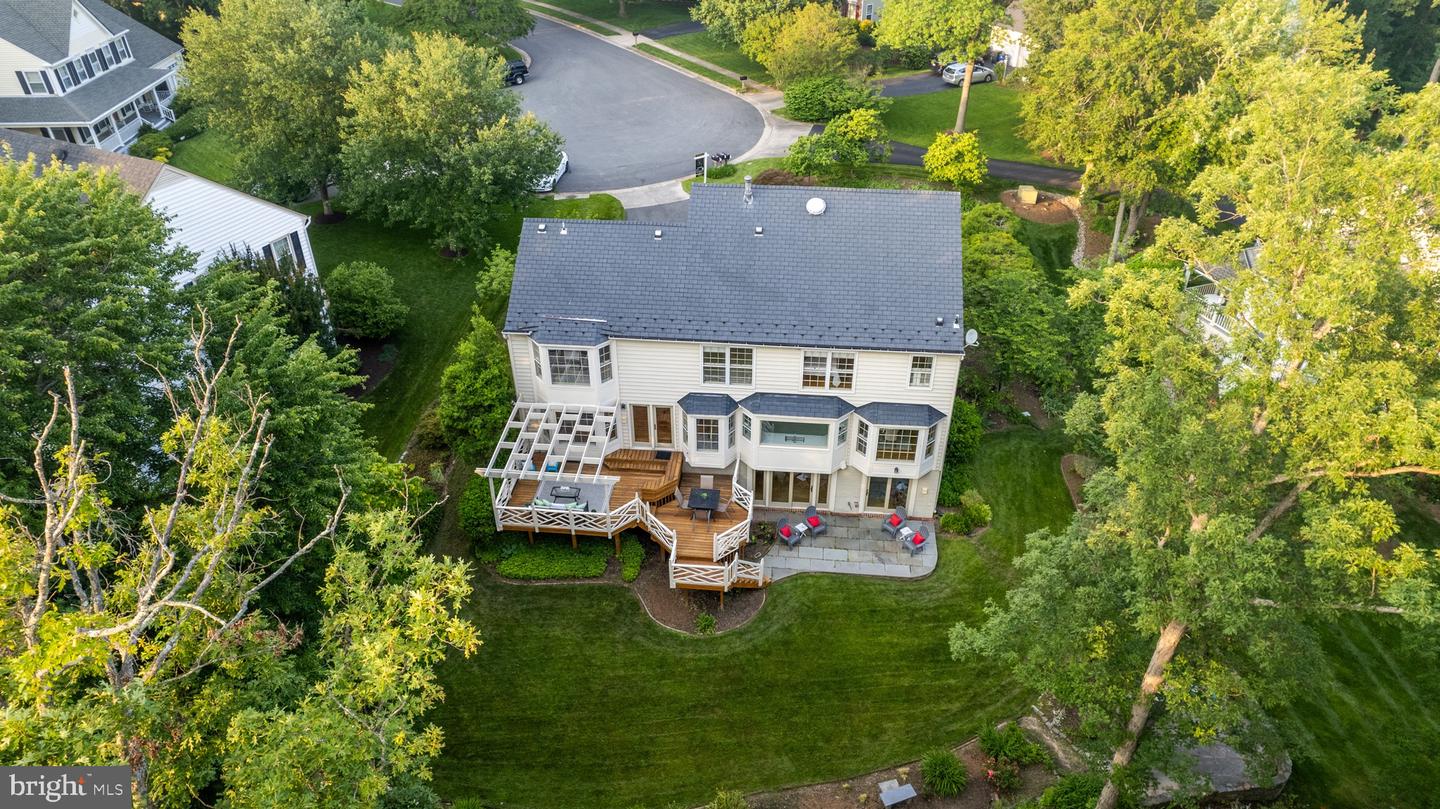8414 LAKE CREST TER, FAIRFAX STATION, Virginia 22039, 5 Bedrooms Bedrooms, ,4 BathroomsBathrooms,Residential,For sale,8414 LAKE CREST TER,VAFX2218342 MLS # VAFX2218342