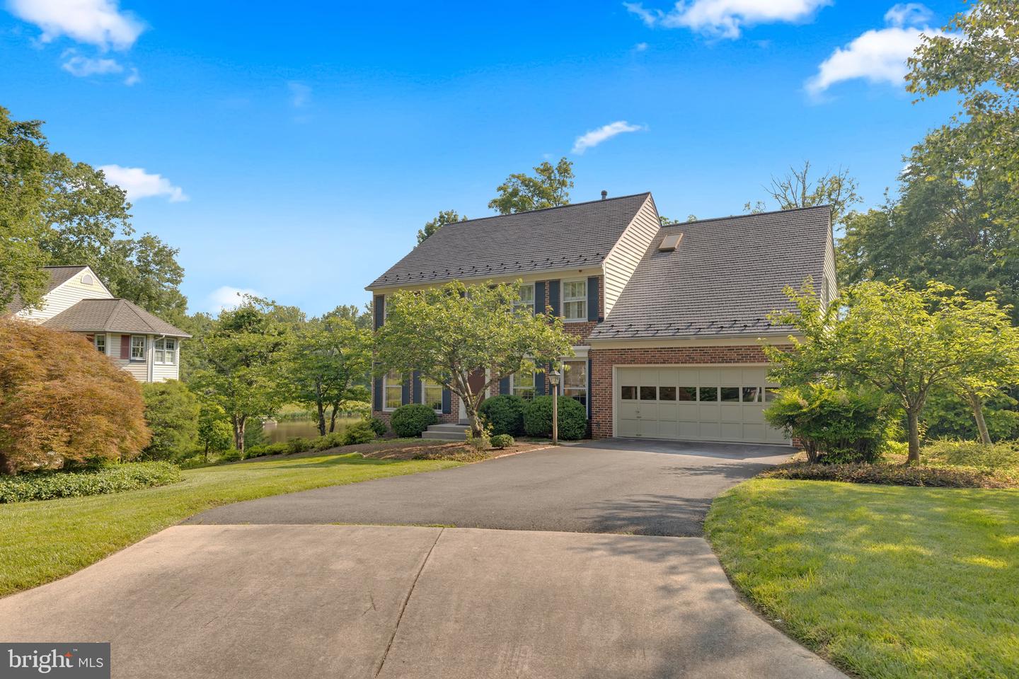 8414 LAKE CREST TER, FAIRFAX STATION, Virginia 22039, 5 Bedrooms Bedrooms, ,4 BathroomsBathrooms,Residential,For sale,8414 LAKE CREST TER,VAFX2218342 MLS # VAFX2218342