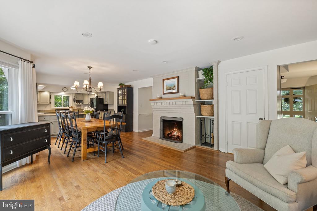 5747 WILSHIRE DR, WARRENTON, Virginia, 4 Bedrooms Bedrooms, ,4 BathroomsBathrooms,Residential,5747 WILSHIRE DR,VAFQ2016912 MLS # VAFQ2016912