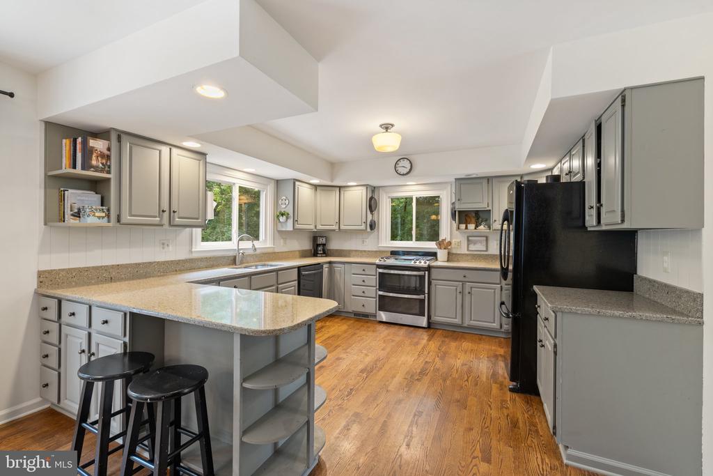 5747 WILSHIRE DR, WARRENTON, Virginia, 4 Bedrooms Bedrooms, ,4 BathroomsBathrooms,Residential,5747 WILSHIRE DR,VAFQ2016912 MLS # VAFQ2016912