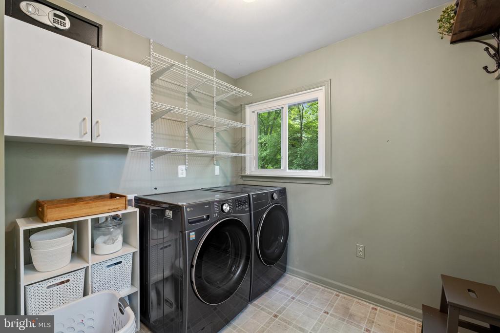 5747 WILSHIRE DR, WARRENTON, Virginia, 4 Bedrooms Bedrooms, ,4 BathroomsBathrooms,Residential,5747 WILSHIRE DR,VAFQ2016912 MLS # VAFQ2016912