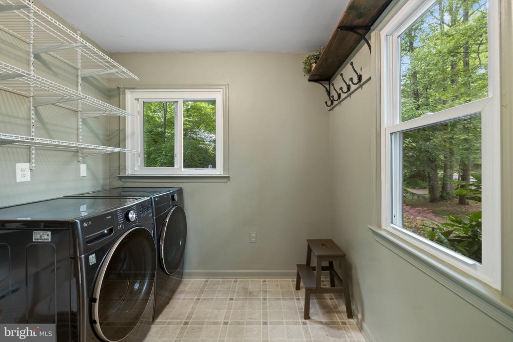 5747 WILSHIRE DR, WARRENTON, Virginia, 4 Bedrooms Bedrooms, ,4 BathroomsBathrooms,Residential,5747 WILSHIRE DR,VAFQ2016912 MLS # VAFQ2016912