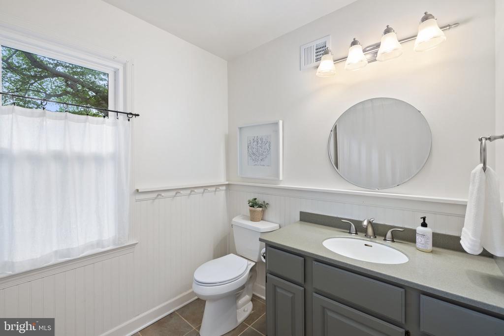 5747 WILSHIRE DR, WARRENTON, Virginia, 4 Bedrooms Bedrooms, ,4 BathroomsBathrooms,Residential,5747 WILSHIRE DR,VAFQ2016912 MLS # VAFQ2016912