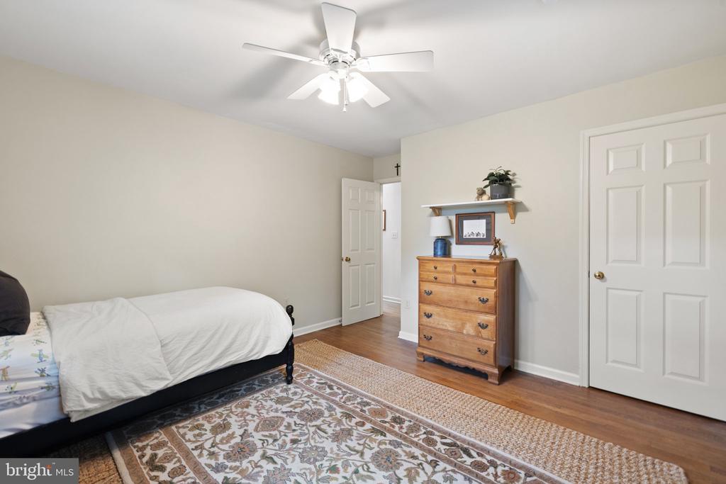 5747 WILSHIRE DR, WARRENTON, Virginia, 4 Bedrooms Bedrooms, ,4 BathroomsBathrooms,Residential,5747 WILSHIRE DR,VAFQ2016912 MLS # VAFQ2016912