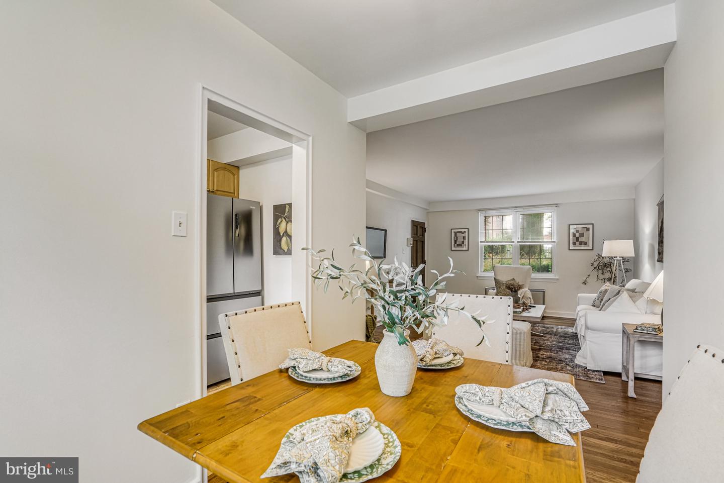 2 AUBURN CT #A, ALEXANDRIA, Virginia 22305, 2 Bedrooms Bedrooms, ,1 BathroomBathrooms,Residential,For sale,2 AUBURN CT #A,VAAX2042796 MLS # VAAX2042796