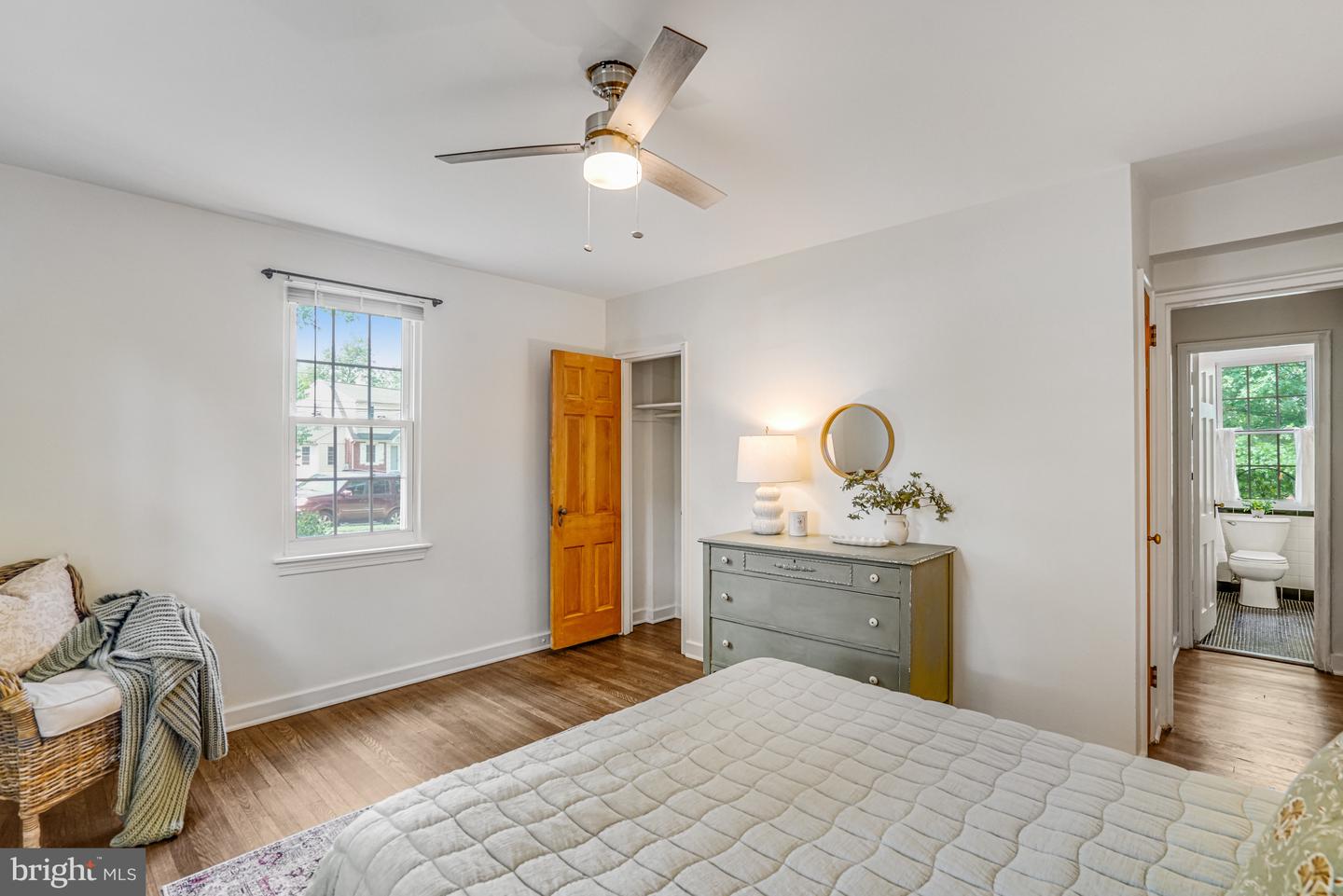 2 AUBURN CT #A, ALEXANDRIA, Virginia 22305, 2 Bedrooms Bedrooms, ,1 BathroomBathrooms,Residential,For sale,2 AUBURN CT #A,VAAX2042796 MLS # VAAX2042796