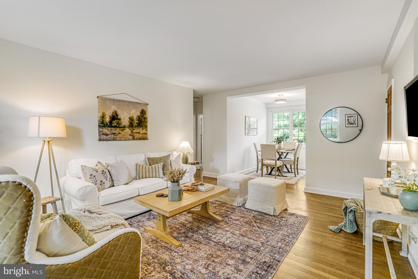 2 AUBURN CT #A, ALEXANDRIA, Virginia 22305, 2 Bedrooms Bedrooms, ,1 BathroomBathrooms,Residential,For sale,2 AUBURN CT #A,VAAX2042796 MLS # VAAX2042796