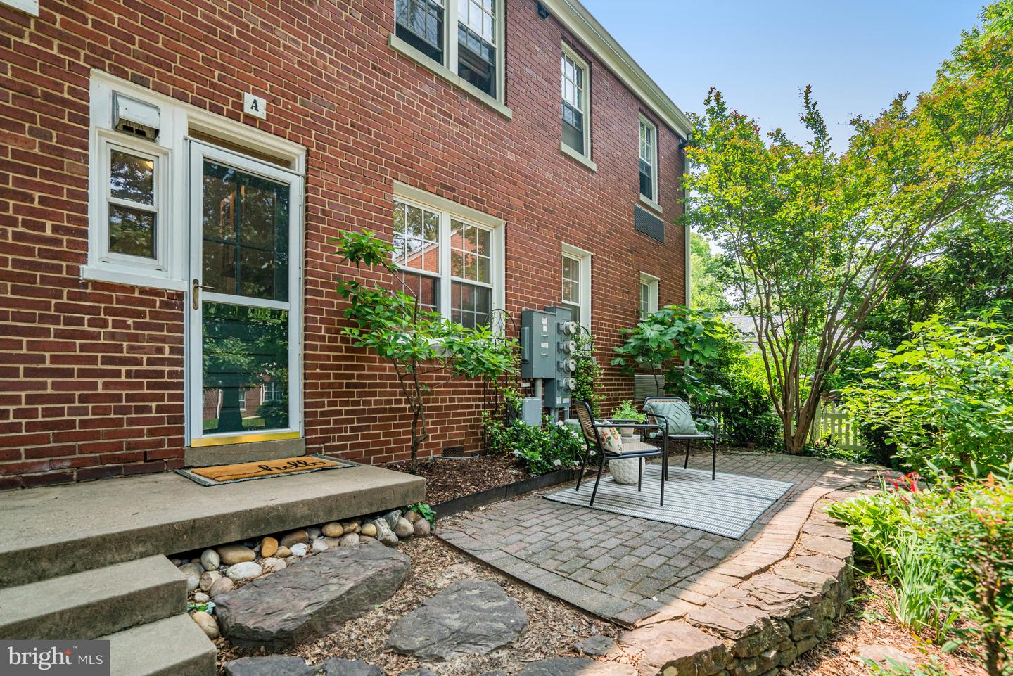 2 AUBURN CT #A, ALEXANDRIA, Virginia 22305, 2 Bedrooms Bedrooms, ,1 BathroomBathrooms,Residential,For sale,2 AUBURN CT #A,VAAX2042796 MLS # VAAX2042796